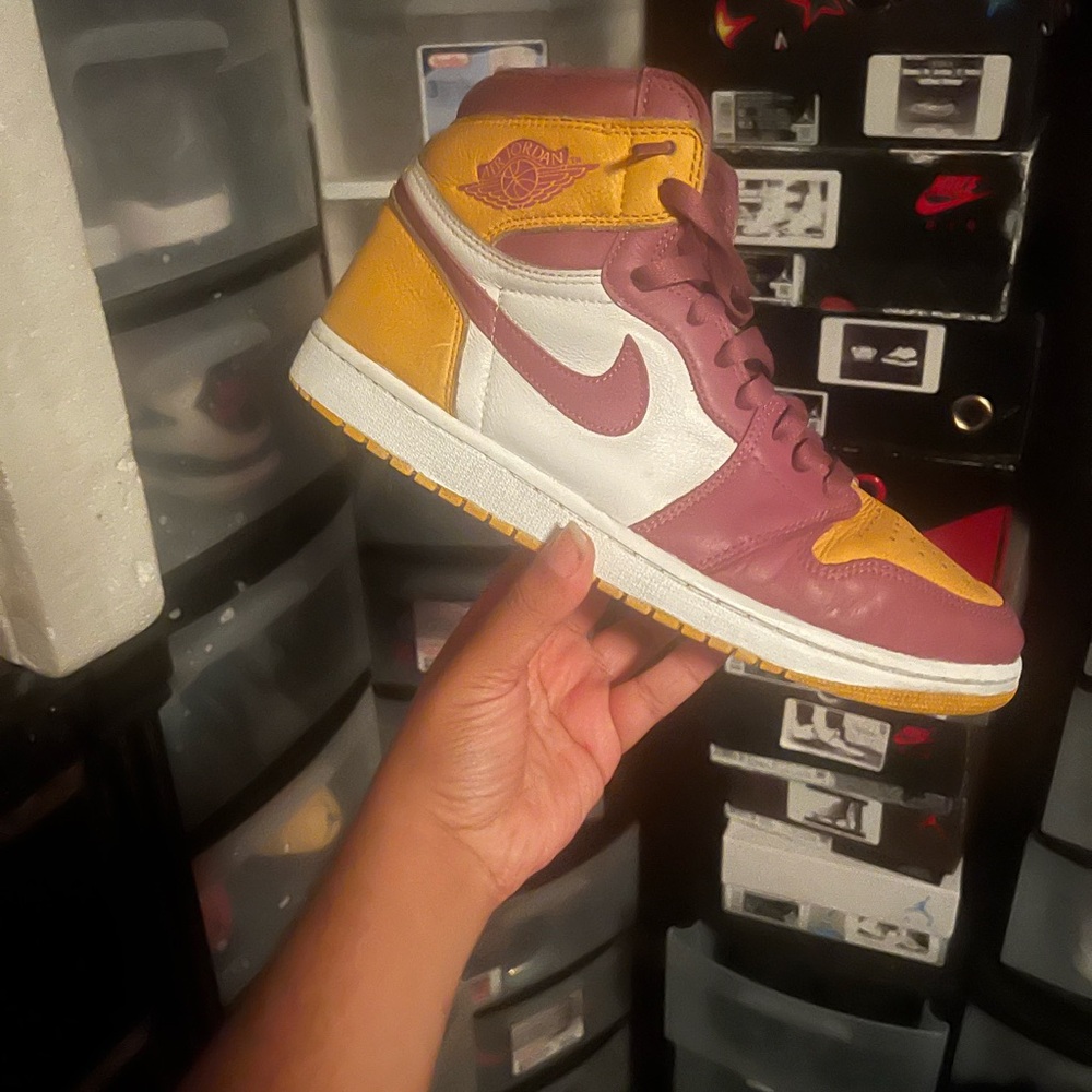 Air Jordan retro 1 brother hood used size 10.5